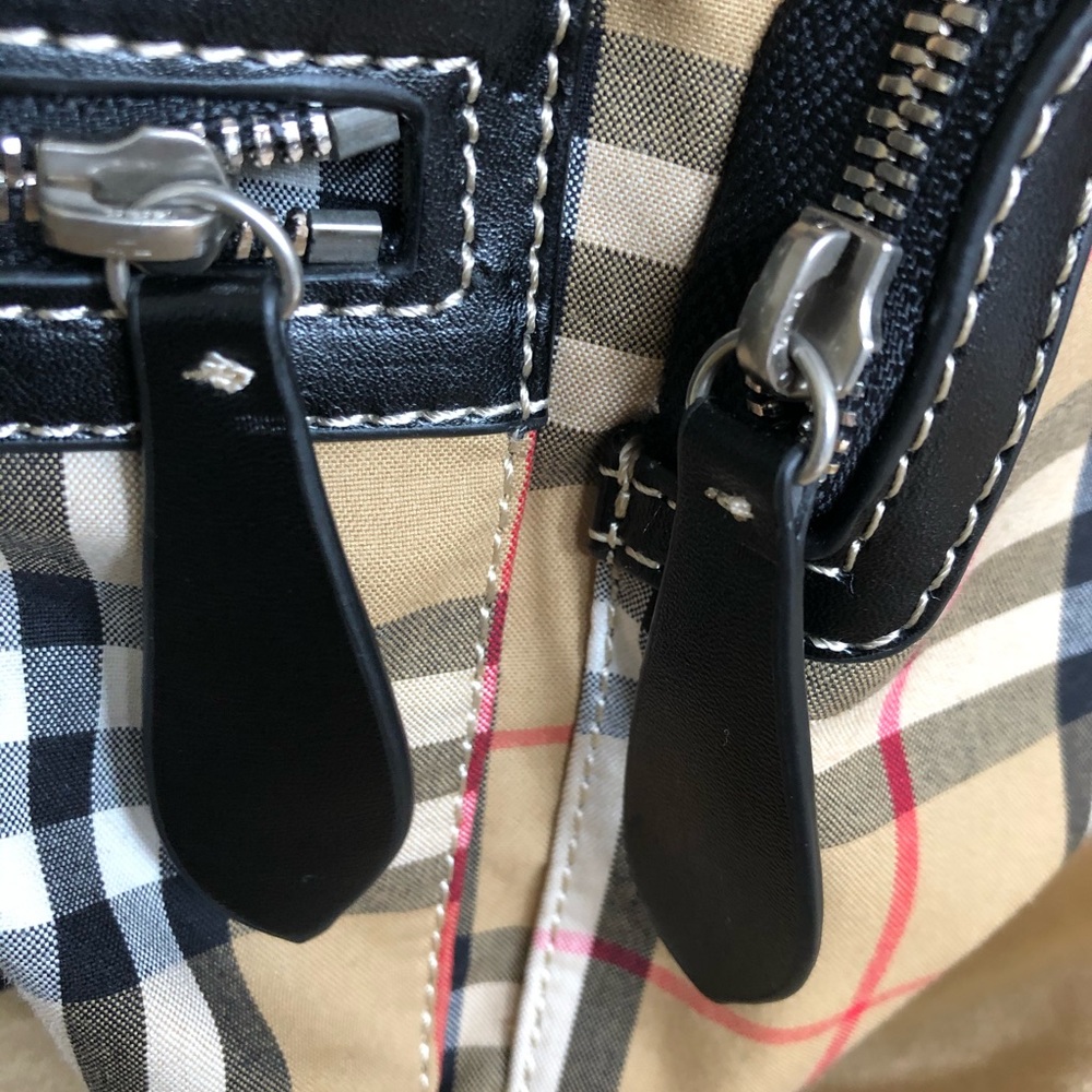 $1️⃣1️⃣7️⃣5️⃣ Burberry Backpack - Picture 4 of 16